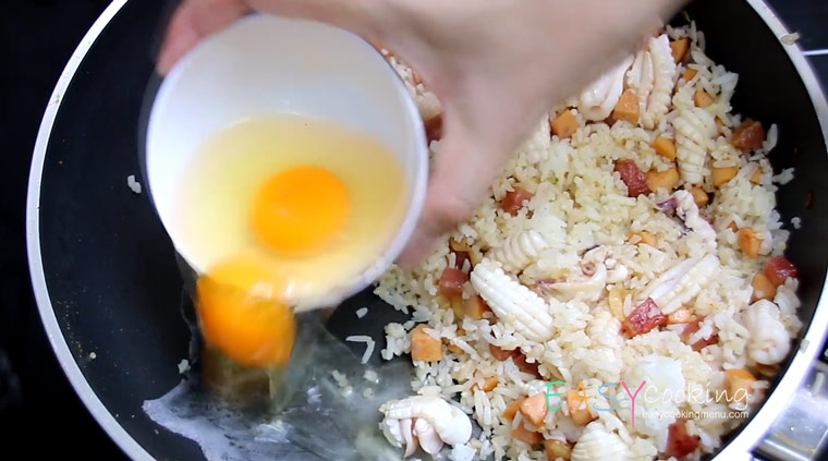 ข้าวผัดผงกะหรี่ ฟิวชั่น_01.jpg