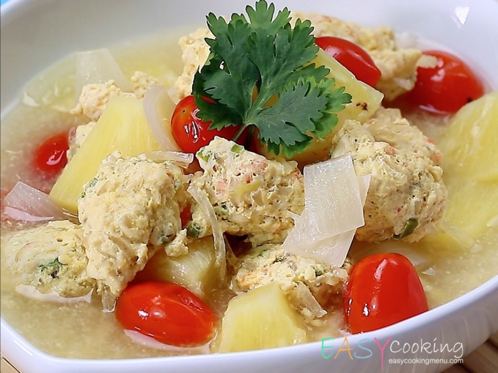 แกงจืดอกไก่ใส่สับปะรด