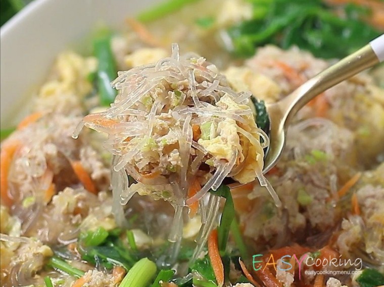 แกงจืดไข่น้ำลูกเงาะ