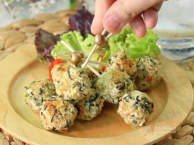 มีทบอลไก่ควินัว