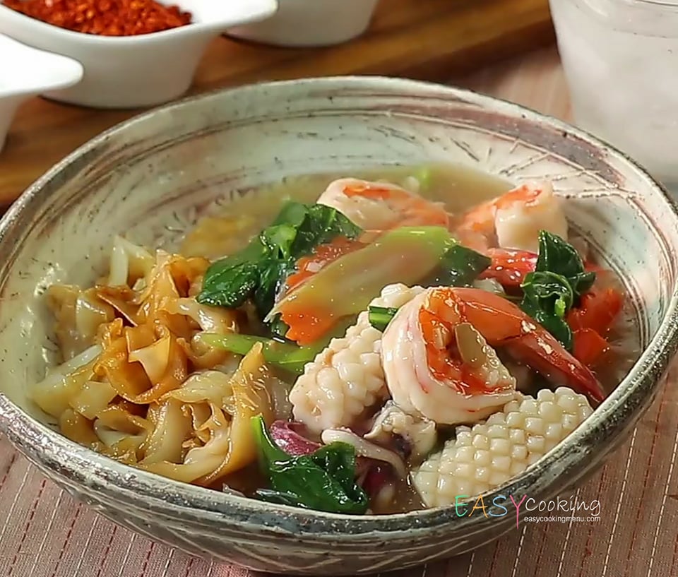 ราดหน้าทะเล