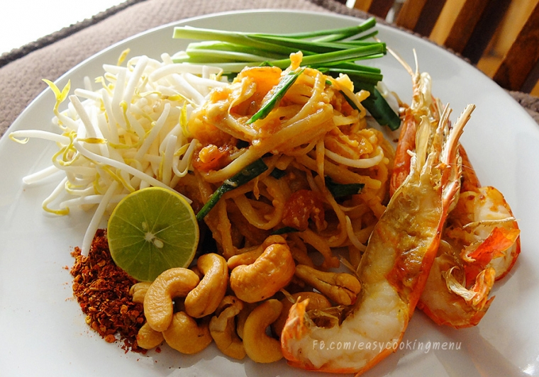 พาสต้าผัดไทยกุ้งอบ
