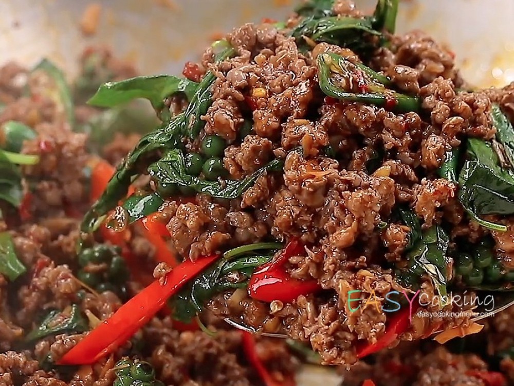 เนื้อผัดใบยี่หร่า