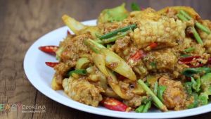 หมึกผัดไข่เค็ม