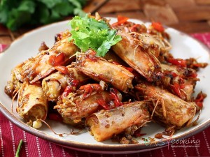 หัวกุ้งคั่วซอสพริกเกลือ