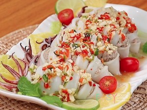ปลาหมึกยัดไส้นึ่งมะนาว
