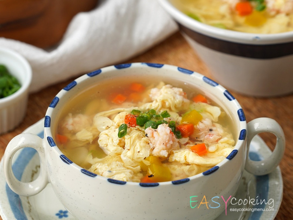 ซุปไข่เส้นกุ้งสับ