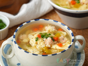 ซุปไข่เส้นกุ้งสับ