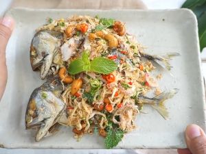 ยำปลาทูโบราณ