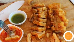 หมูกรอบสองสูตร (แบบทอดน้ำมันกับแบบไม่ใช้น้ำมัน)