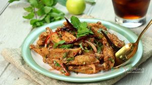 น้ำตกไก่กรอบ