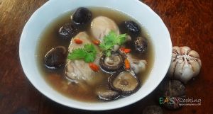 ไก่ตุ๋นยาจีน