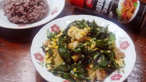 ใบเหลียงผัดไข่