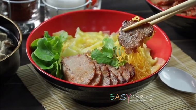 บะหมี่เกี๊ยว หมูแดง โฮมเมด