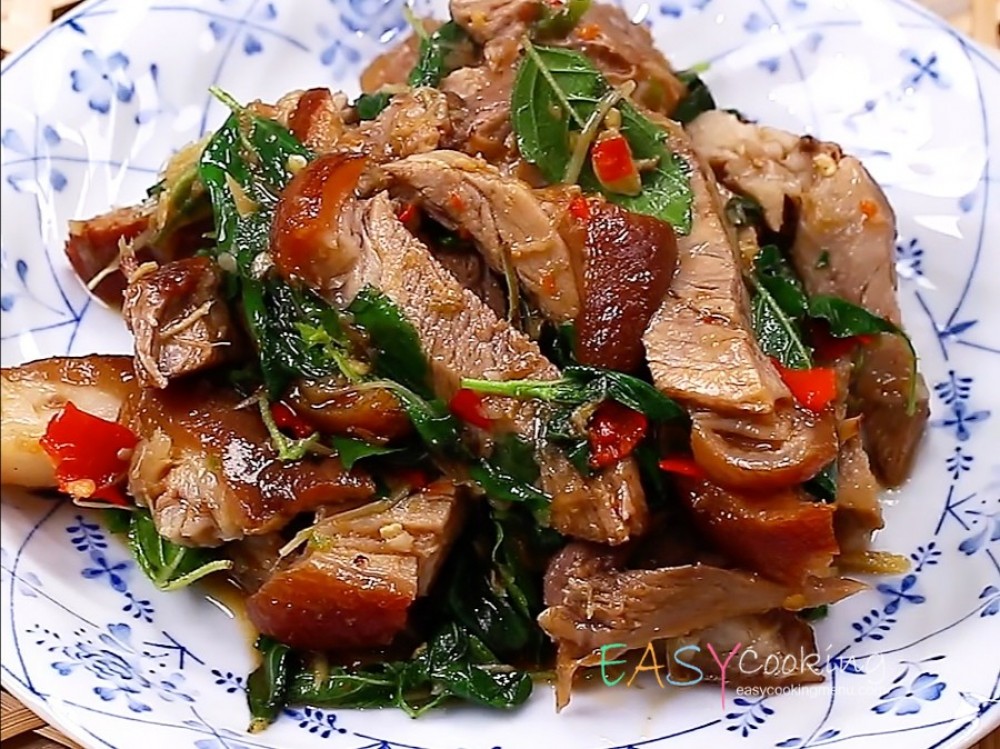 ผัดกะเพราขิงขาหมู